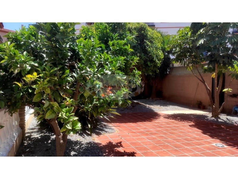 3 soveværelse Villa til leje i Almunecar med garage - € 1.500 (Ref: 7454331)