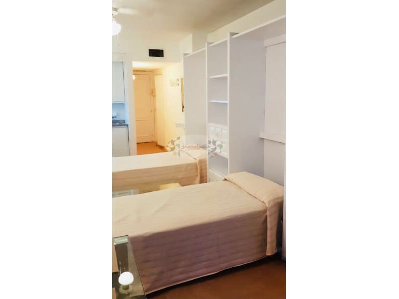 1 soveværelse Lejlighed til leje i Almunecar - € 590 (Ref: 8243865)