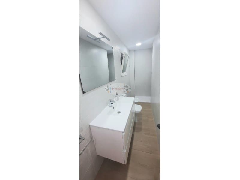 2 soveværelse Lejlighed til leje i Almunecar - € 990 (Ref: 8509726)