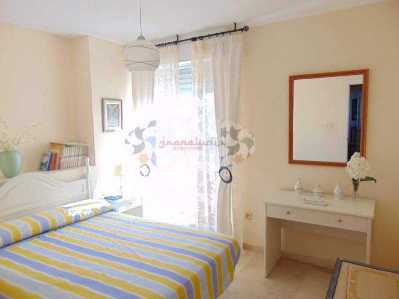 3 soveværelse Villa til leje i Almunecar med garage - € 950 (Ref: 8549320)