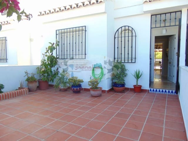 3 bedroom Villa for rent in Almuñécar with garage - € 950 (Ref: 8549320)