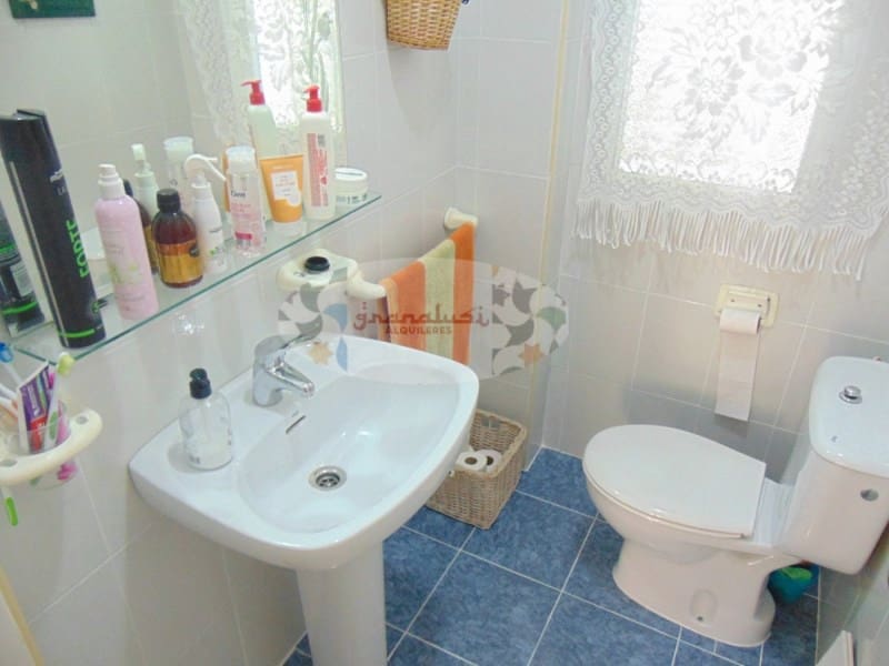 3 soveværelse Villa til leje i Almunecar med garage - € 950 (Ref: 8549320)