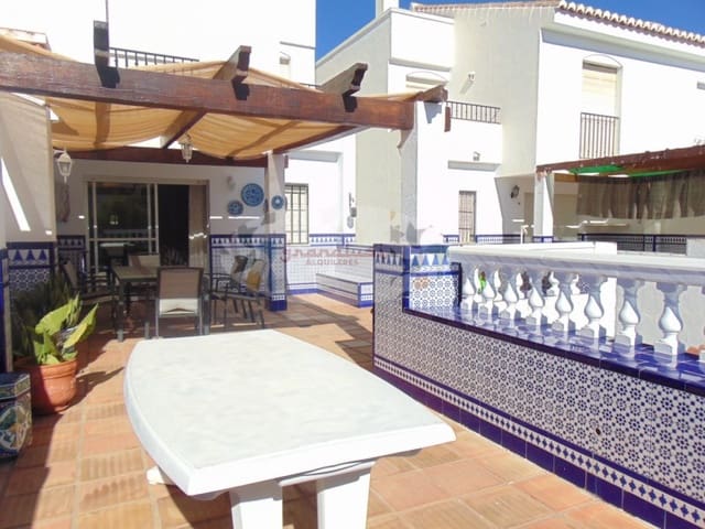 3 bedroom Villa for rent in Almuñécar with garage - € 950 (Ref: 8549320)