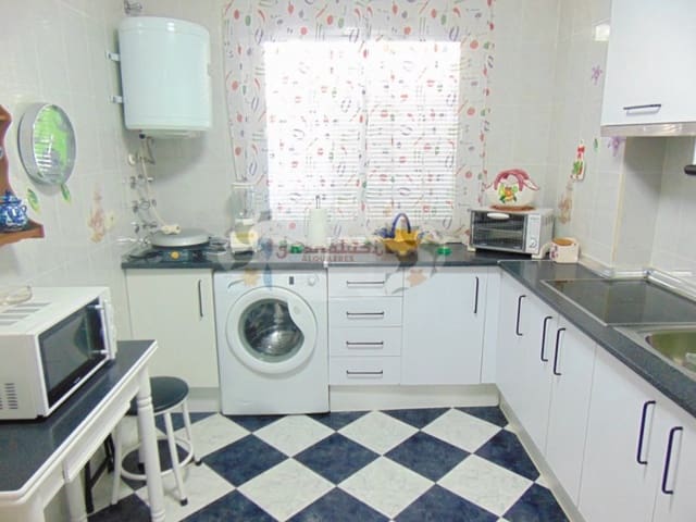 3 bedroom Villa for rent in Almuñécar with garage - € 950 (Ref: 8549320)