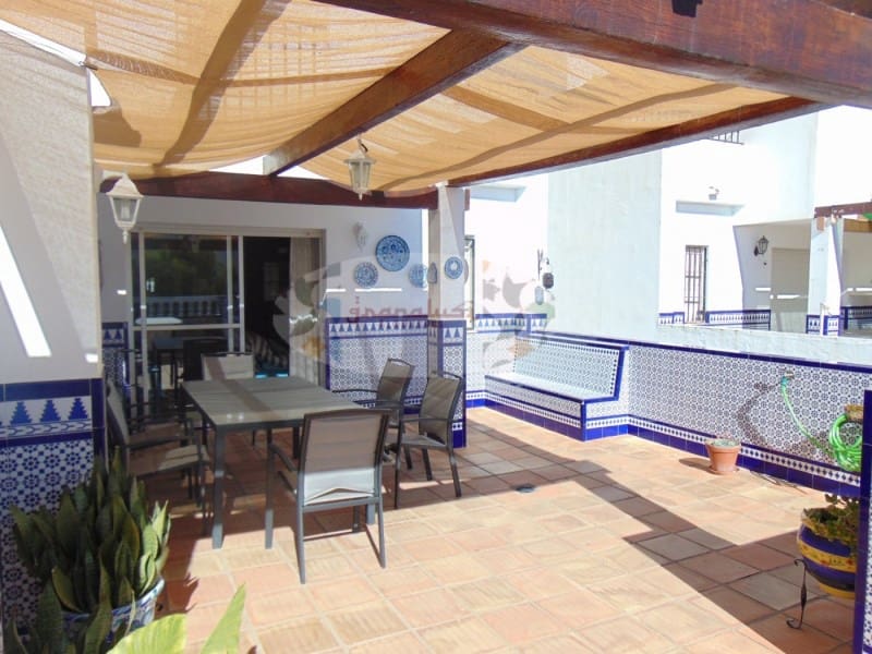 3 soveværelse Villa til leje i Almunecar med garage - € 950 (Ref: 8549320)