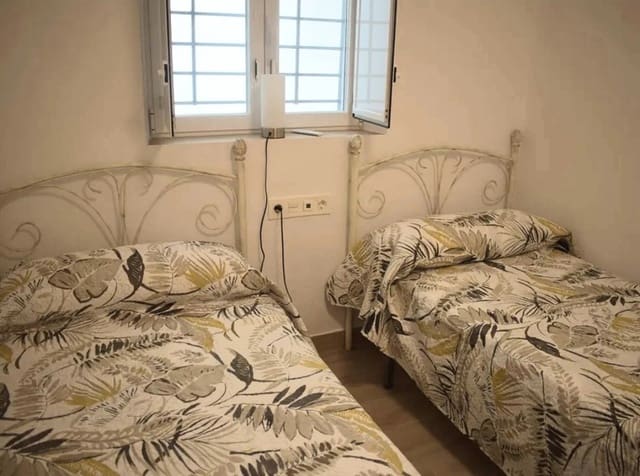 4 slaapkamer Huis te huur in Almuñécar met garage - € 1.400 (Ref: 9126617)