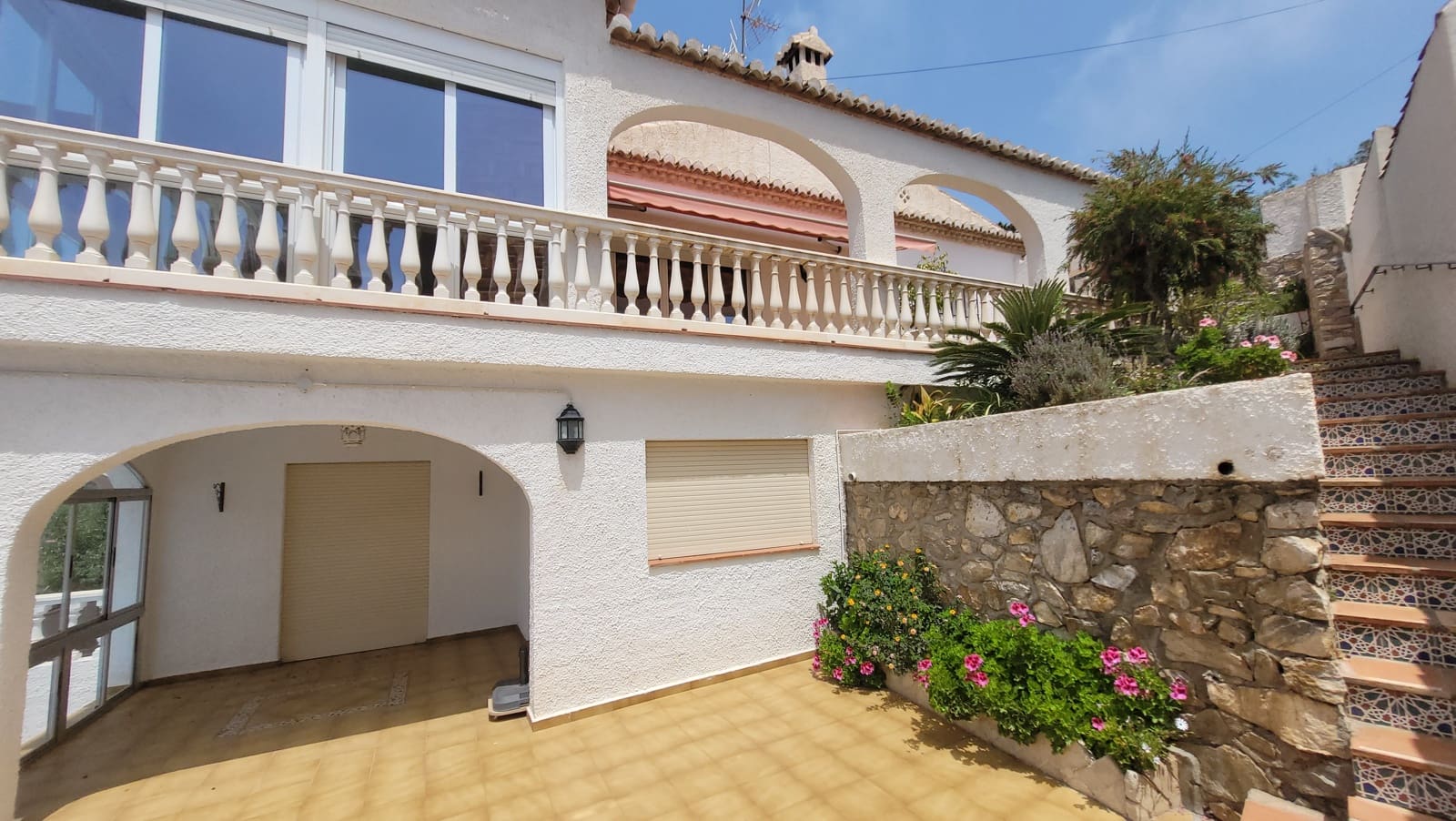 3 soveværelse Villa til leje i Almunecar med swimmingpool garage - € 1.500 (Ref: 9136720)