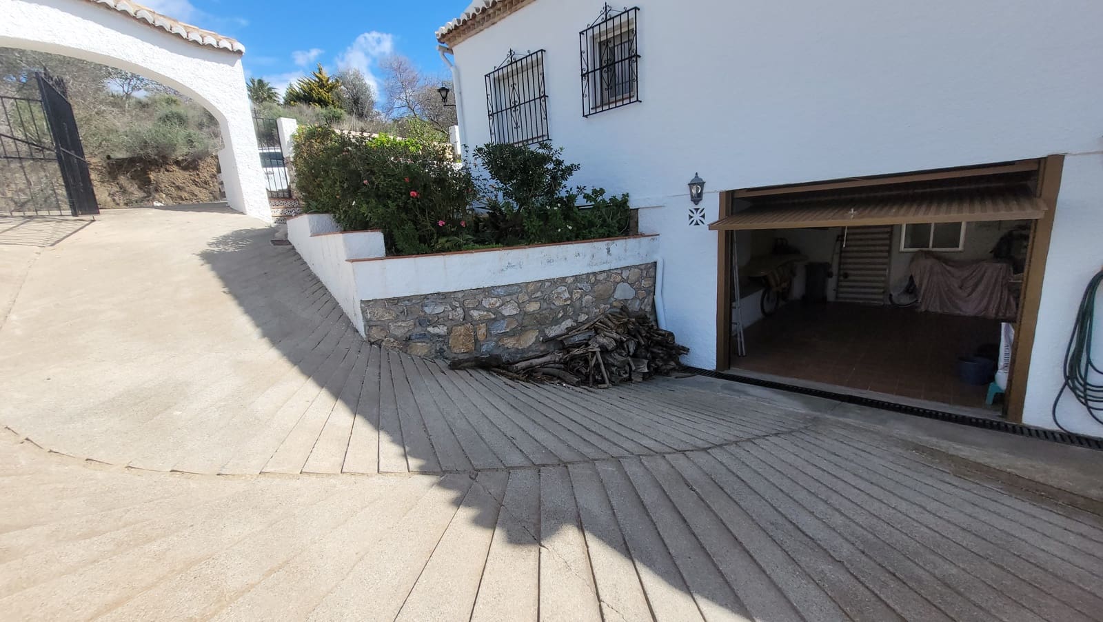 3 soveværelse Villa til leje i Almunecar med swimmingpool garage - € 1.500 (Ref: 9136720)