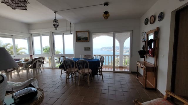 3 bedroom Villa for rent in Almuñécar with pool garage - € 1,500 (Ref: 9136720)