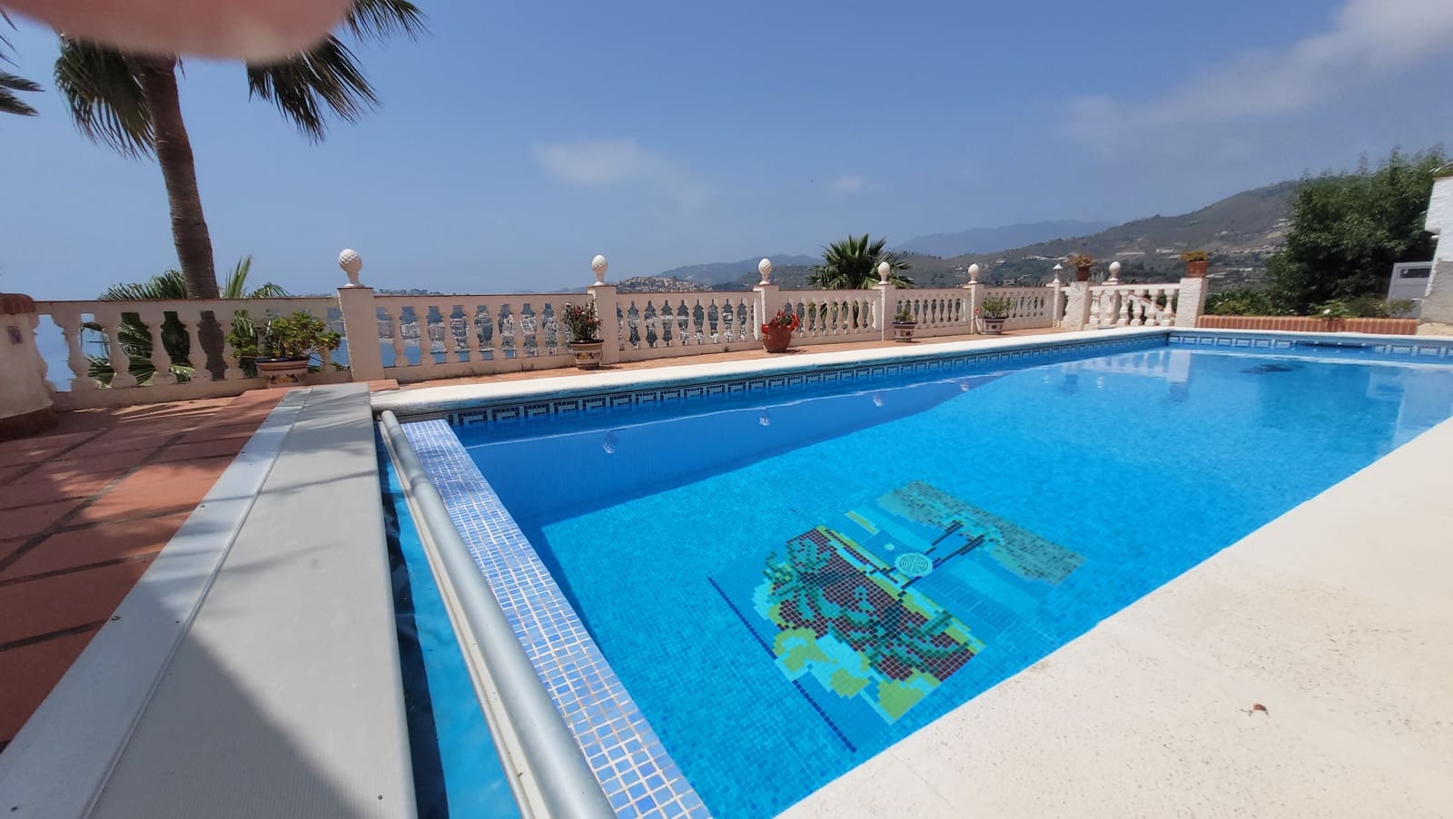 3 soveværelse Villa til leje i Almunecar med swimmingpool garage - € 1.500 (Ref: 9136720)