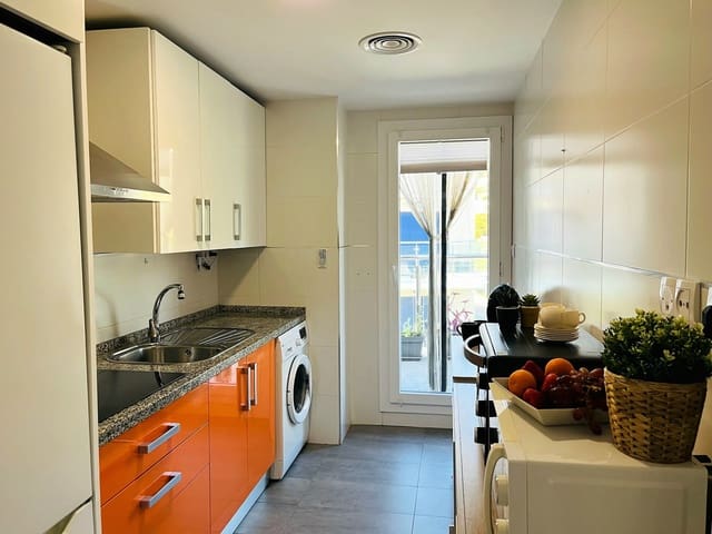 3 bedroom Apartment for rent in Almuñécar - € 990 (Ref: 9751509)