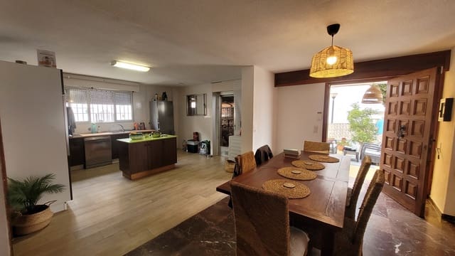 3 slaapkamer Huis te huur in Almuñécar met garage - € 1.500 (Ref: 9784340)