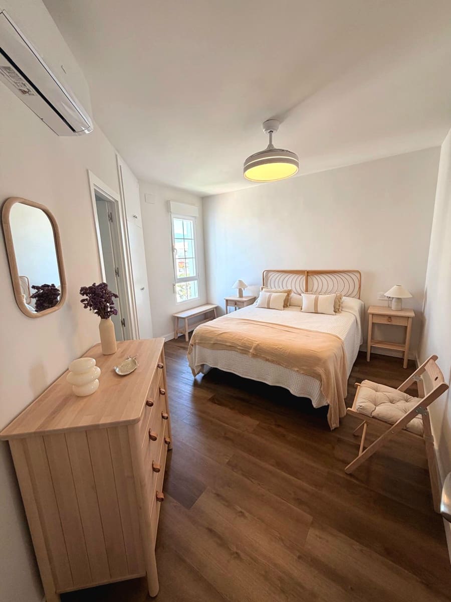 Appartement de 2 chambres à louer à Salobrena avec piscine garage - 850 € (Ref: 9900741)