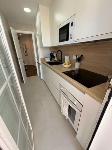 Appartement de 2 chambres à louer à Salobreña avec piscine garage - 850 € (Ref: 9900741)