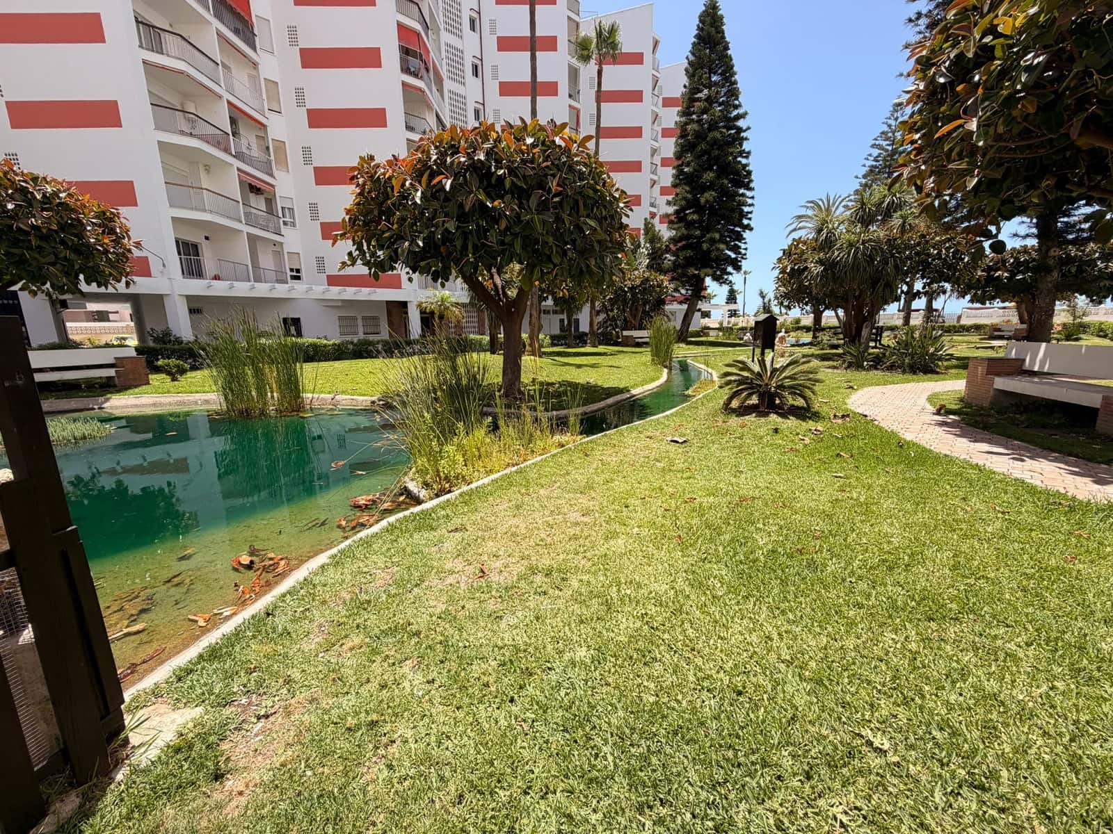 Appartement de 2 chambres à louer à Salobrena avec piscine garage - 850 € (Ref: 9900741)