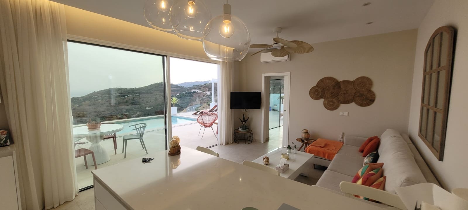 2 soverom Villa til leie i Almunecar med svømmebasseng garasje - € 1 600 (Ref: 9972456)
