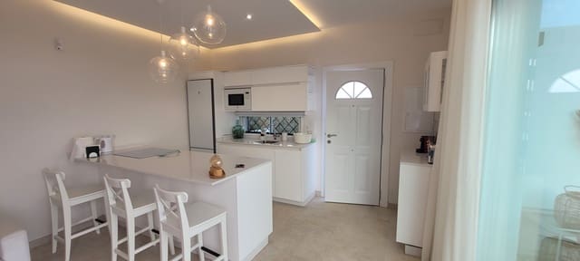 2 soverom Villa til leie i Almuñécar med svømmebasseng garasje - € 1 600 (Ref: 9972456)