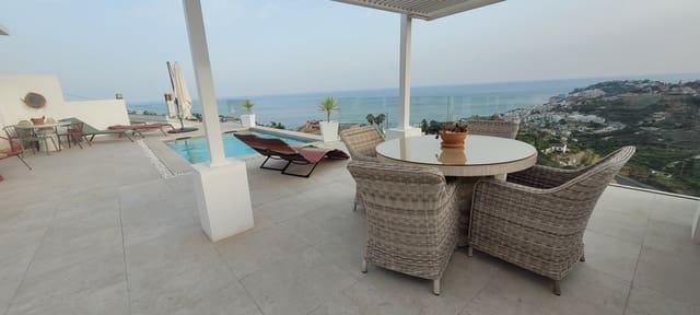 2 soverom Villa til leie i Almuñécar med svømmebasseng garasje - € 1 600 (Ref: 9972456)