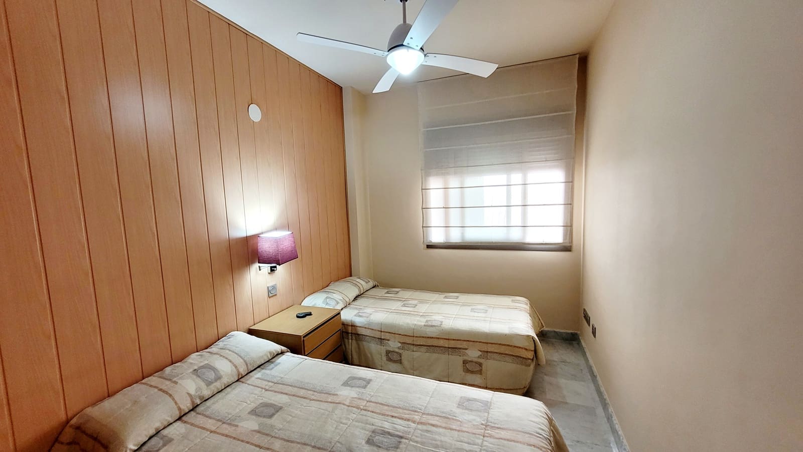 2 soveværelse Strandlejlighed til leje i Almunecar med garage - € 1.200 (Ref: 9979290)