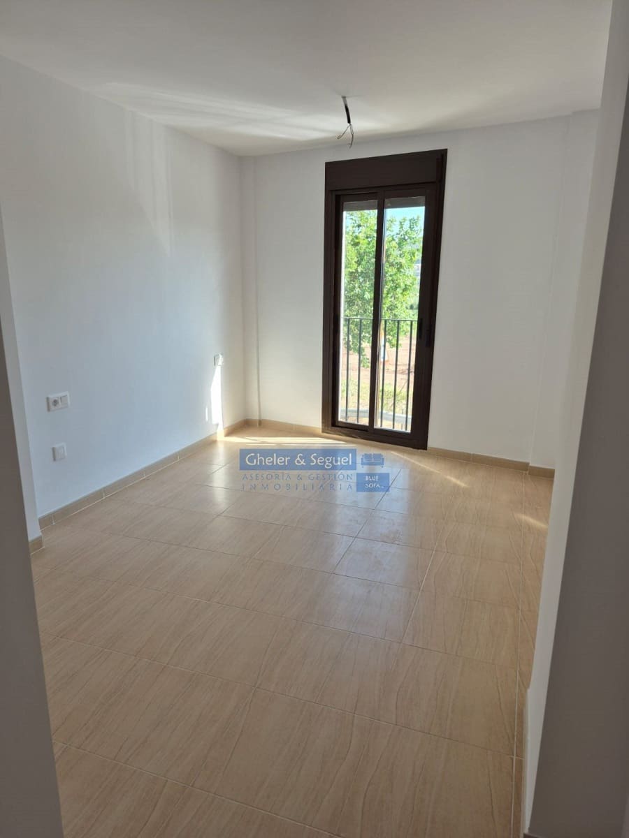 2 bedroom Apartment for sale in Petres - € 175,000 (Ref: 10167525)