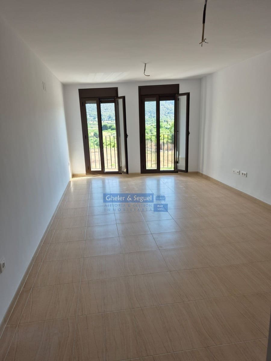 2 bedroom Apartment for sale in Petres - € 175,000 (Ref: 10167525)