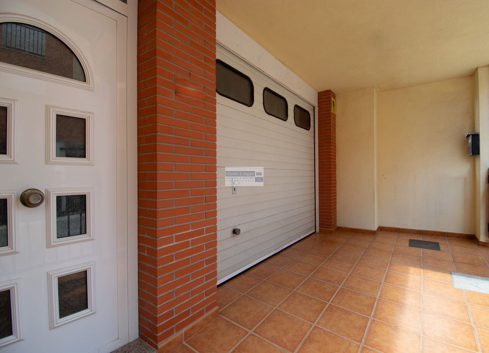 4 bedroom Villa for sale in La Vall d'Uixo - € 245,000 (Ref: 9522728)