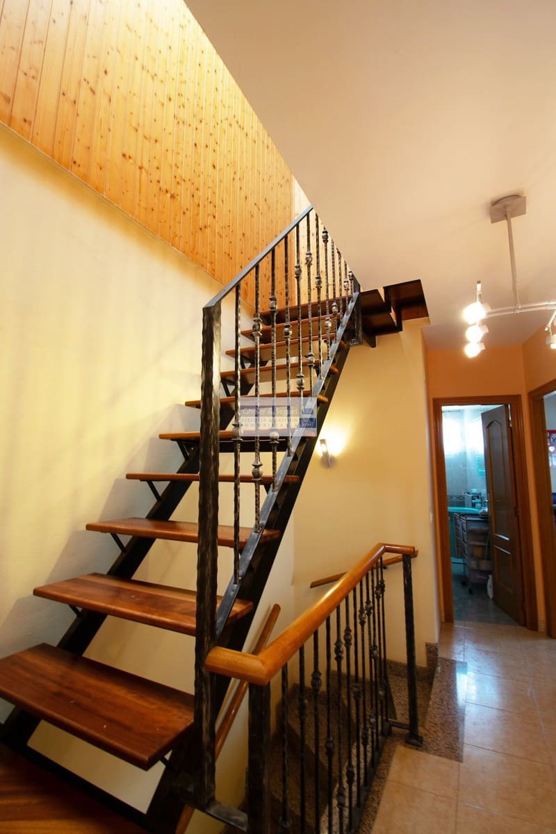 4 bedroom Villa for sale in La Vall d'Uixo - € 245,000 (Ref: 9522728)