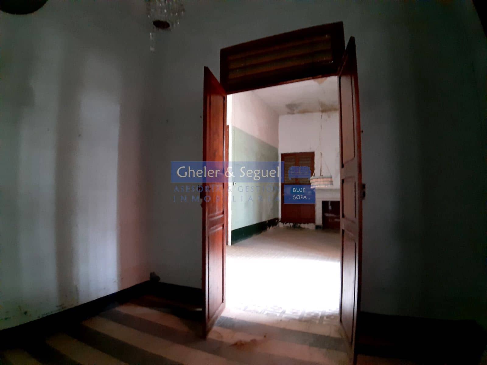 5 bedroom Townhouse for sale in Gilet - € 399,800 (Ref: 9522734)