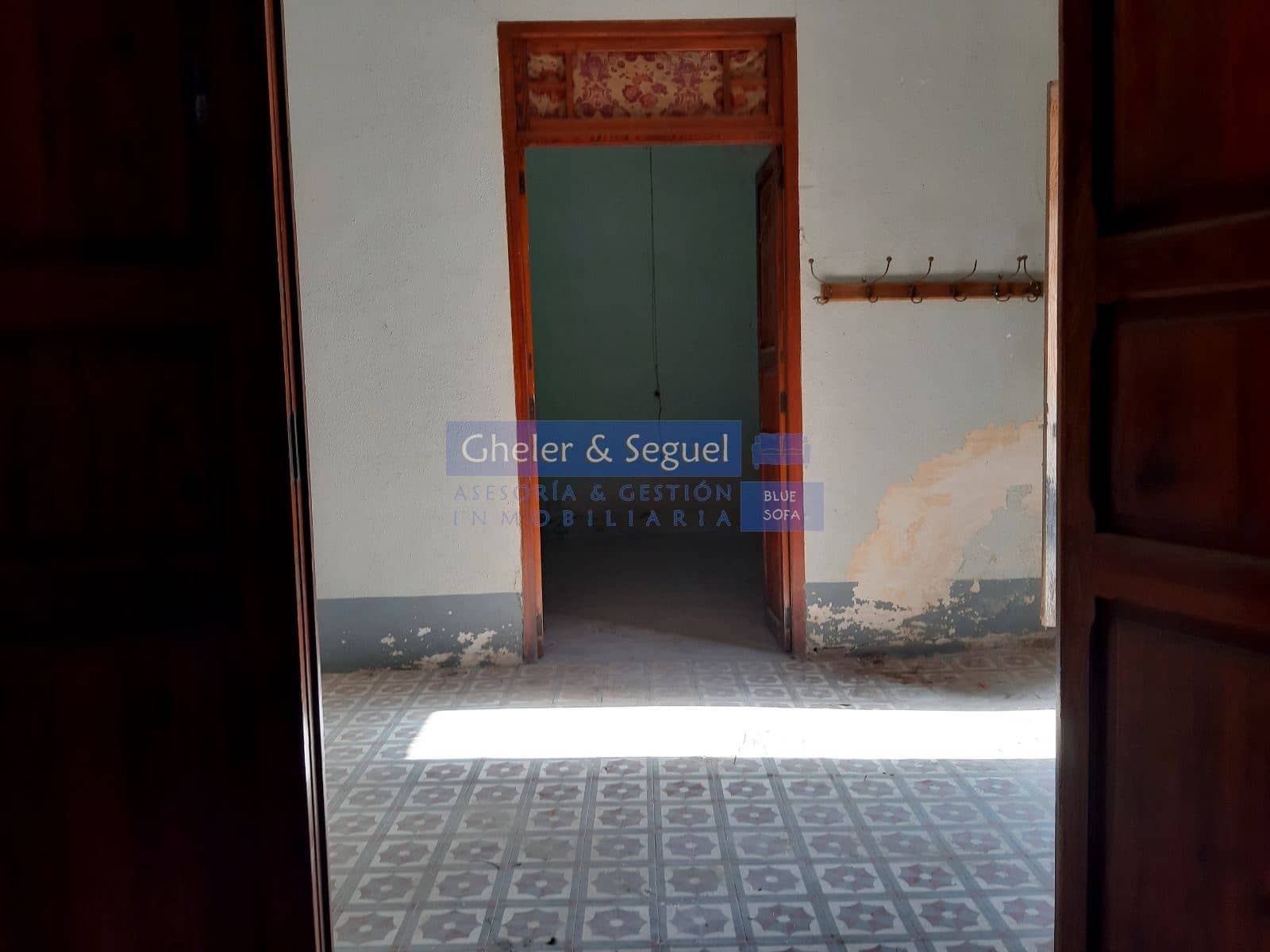 5 bedroom Townhouse for sale in Gilet - € 399,800 (Ref: 9522734)