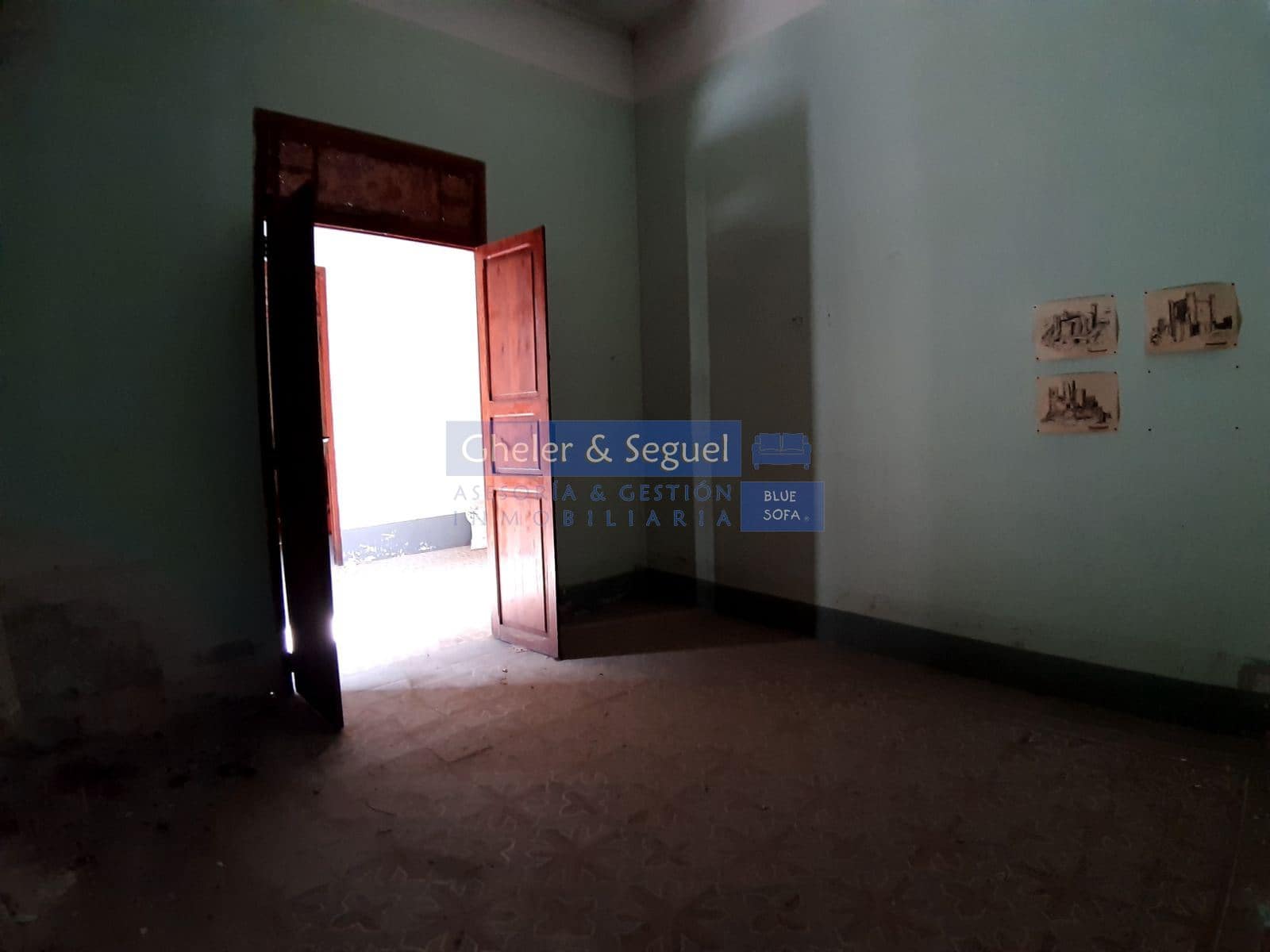 5 bedroom Townhouse for sale in Gilet - € 399,800 (Ref: 9522734)