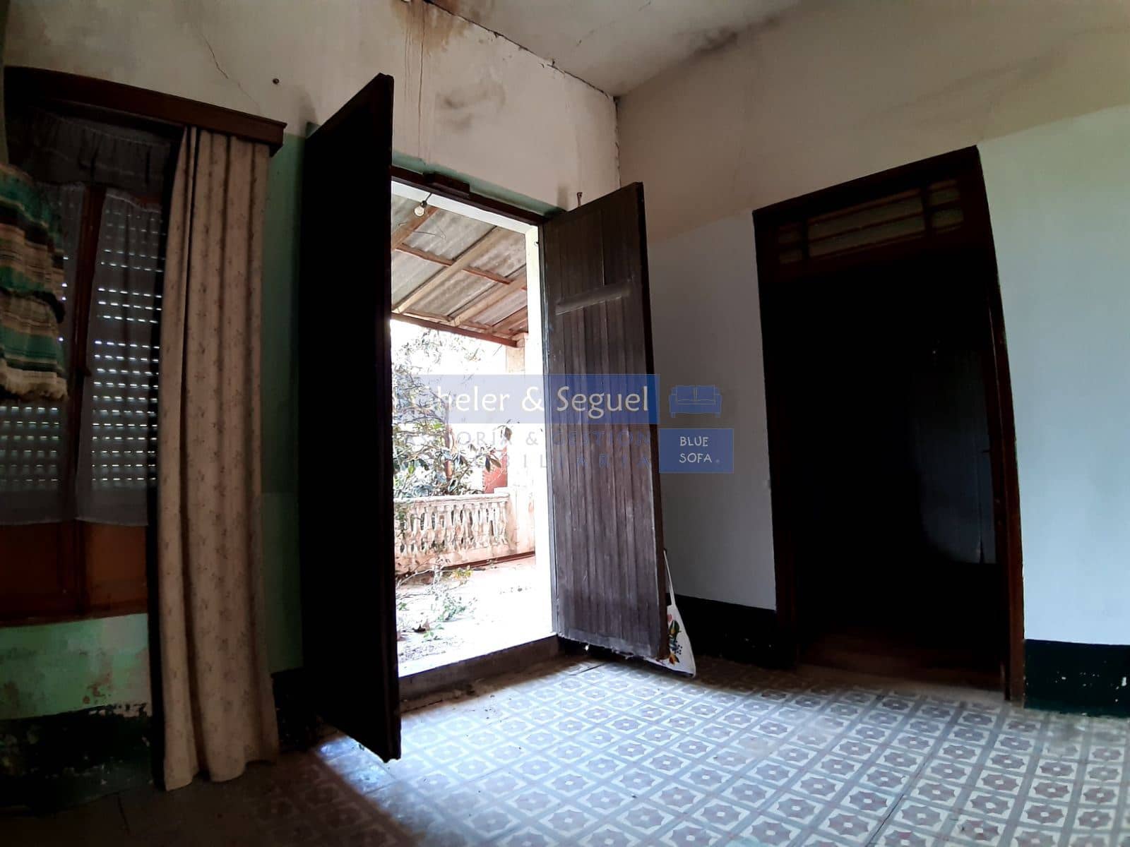 5 bedroom Townhouse for sale in Gilet - € 399,800 (Ref: 9522734)