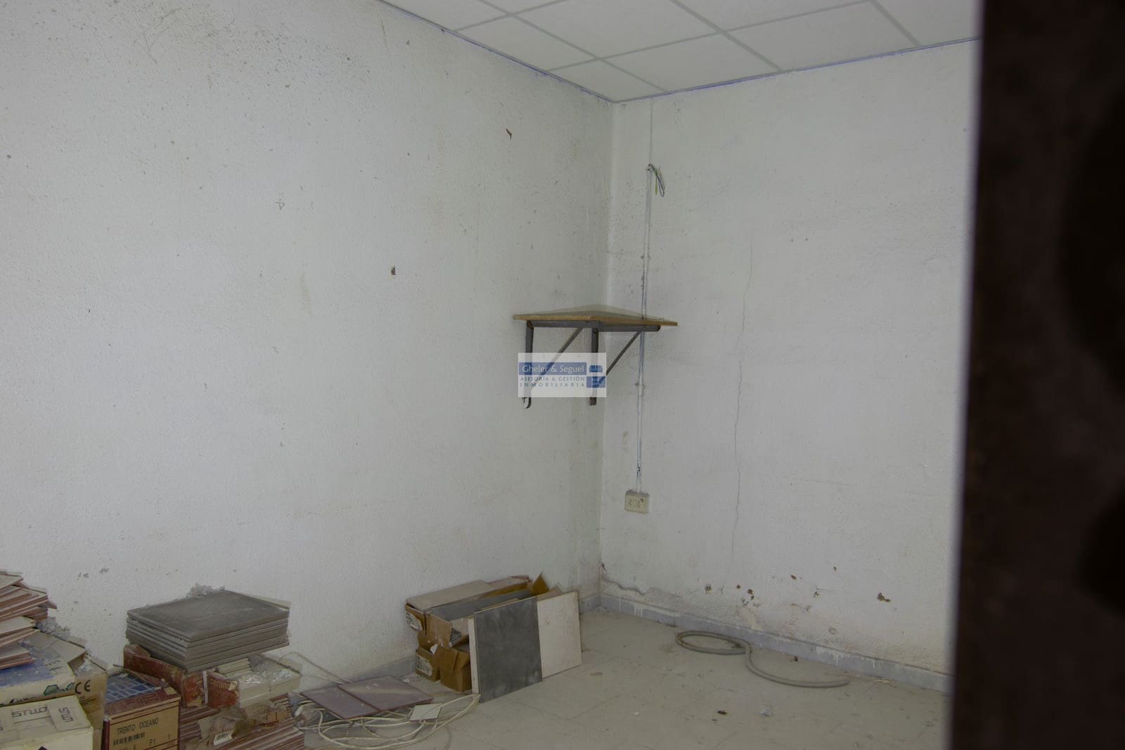 Kommersiell til salgs i Valencia by - € 125 000 (Ref: 9522746)