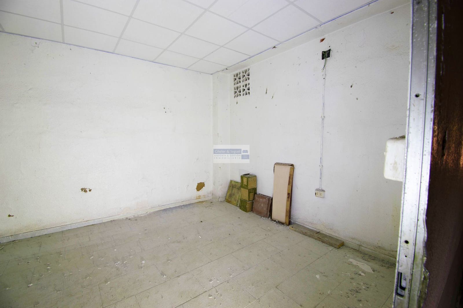 Kommersiell til salgs i Valencia by - € 125 000 (Ref: 9522746)