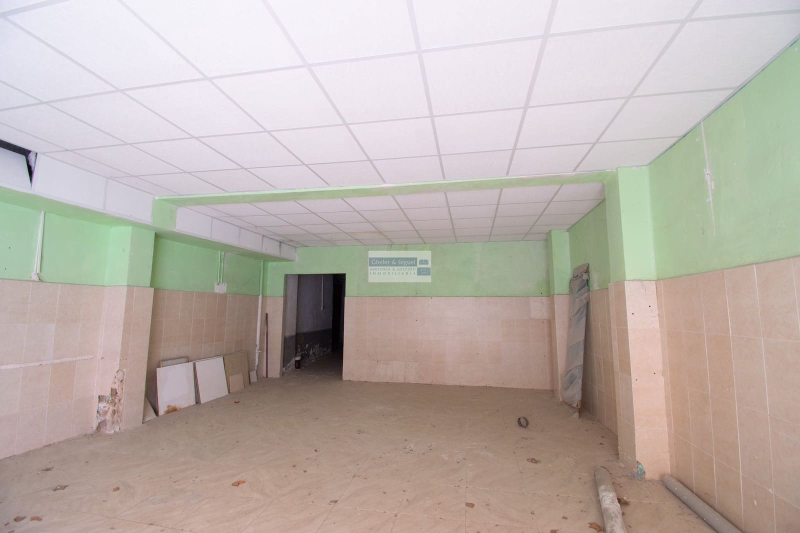 Kommersiell til salgs i Valencia by - € 125 000 (Ref: 9522746)