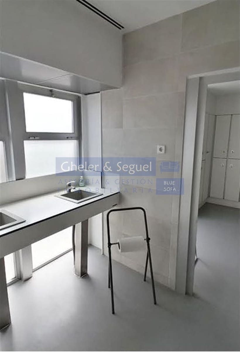 Kaupallinen myytävänä paikassa Estivella - 3 000 000 € (Ref: 9522747)