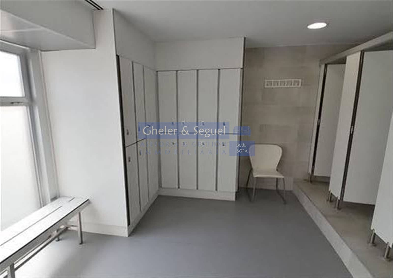 Kaupallinen myytävänä paikassa Estivella - 3 000 000 € (Ref: 9522747)