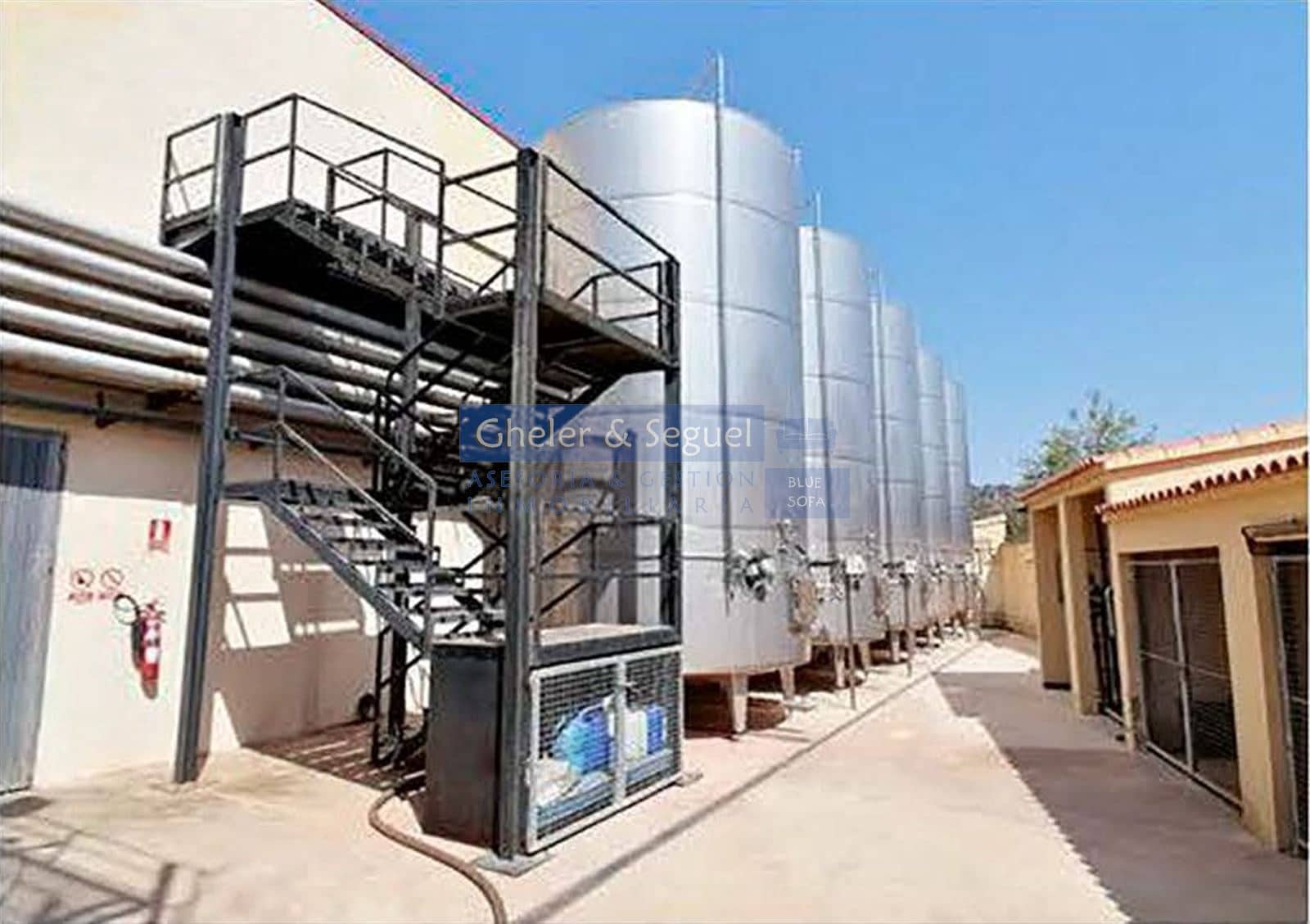 Kaupallinen myytävänä paikassa Estivella - 3 000 000 € (Ref: 9522747)