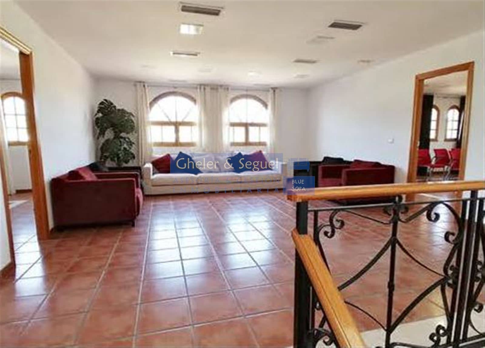 Kaupallinen myytävänä paikassa Estivella - 3 000 000 € (Ref: 9522747)