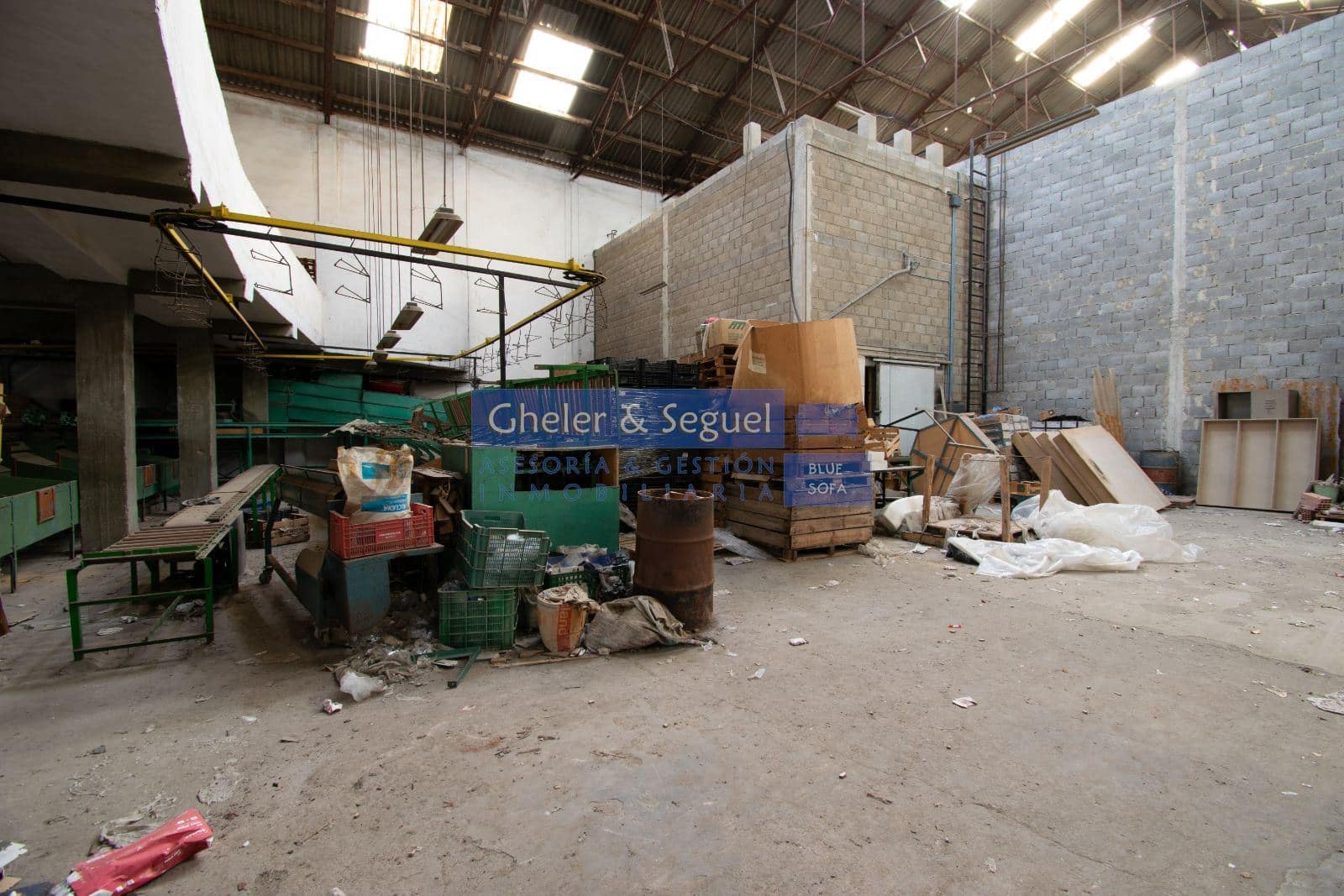 Kaupallinen myytävänä paikassa Faura - 599 000 € (Ref: 9522748)