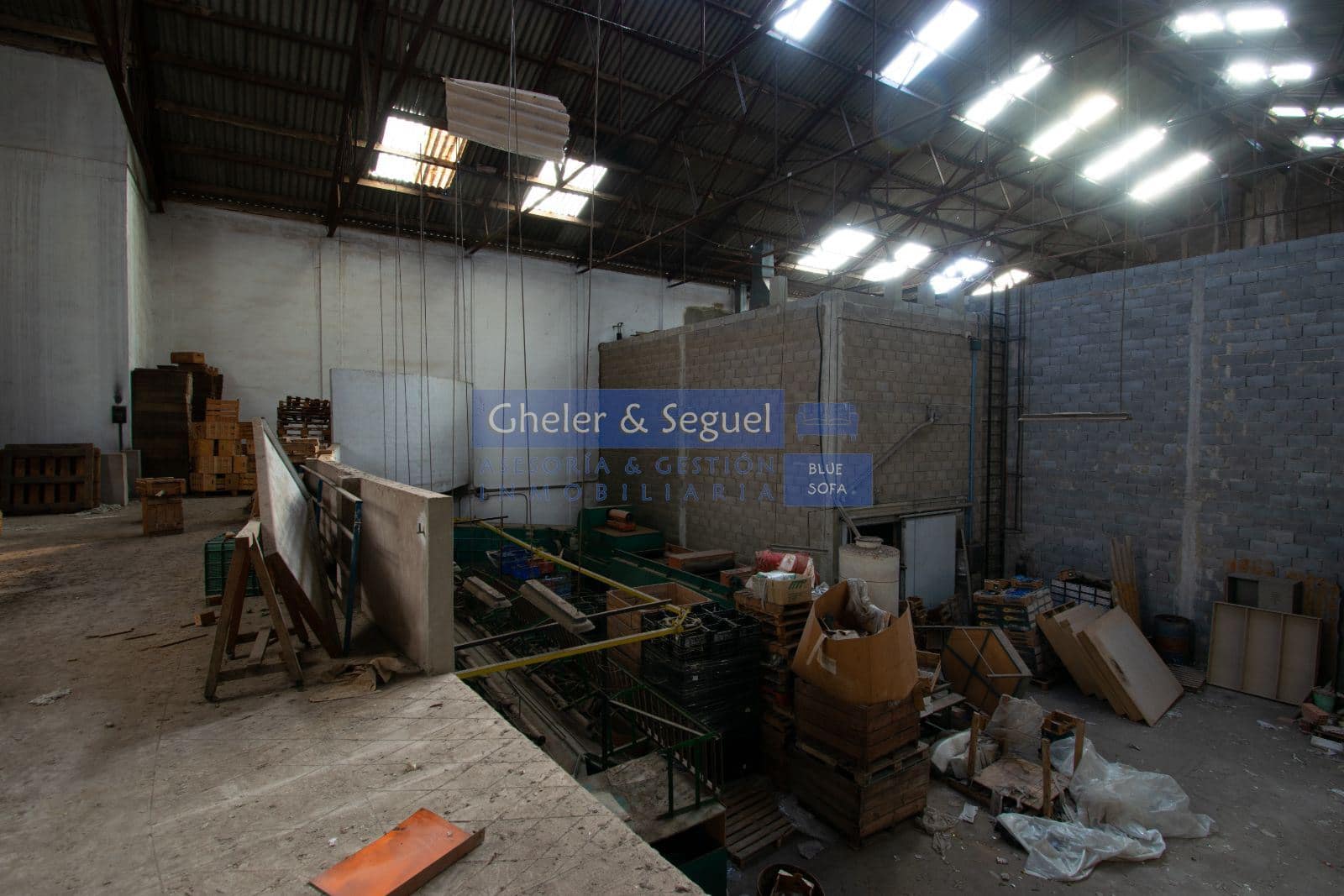 Kaupallinen myytävänä paikassa Faura - 599 000 € (Ref: 9522748)