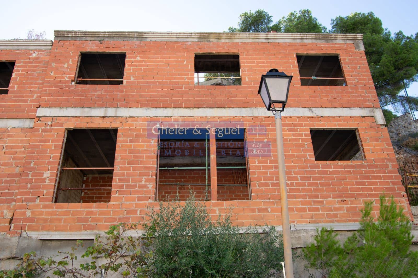 Townhouse for sale in Gilet - € 150,000 (Ref: 9522758)