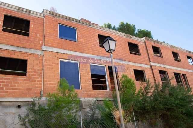 Townhouse for sale in Gilet - € 150,000 (Ref: 9522758)