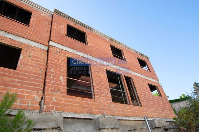 Townhouse for sale in Gilet - € 150,000 (Ref: 9522758)