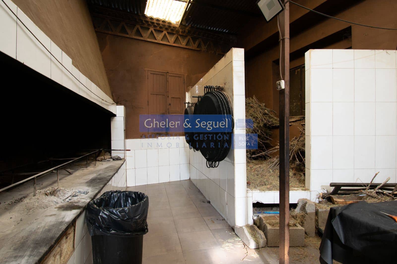 Restaurant/Bar til salgs i Estivella - € 2 000 000 (Ref: 9522763)