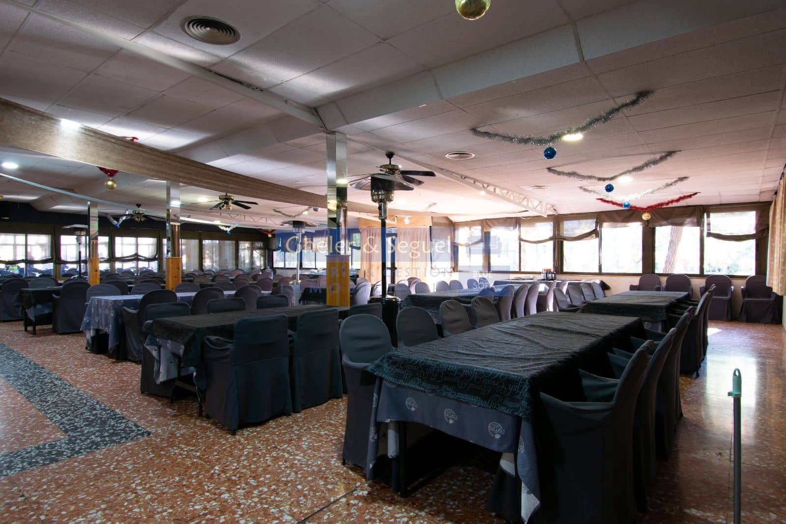 Restaurant/Bar til salgs i Estivella - € 2 000 000 (Ref: 9522763)