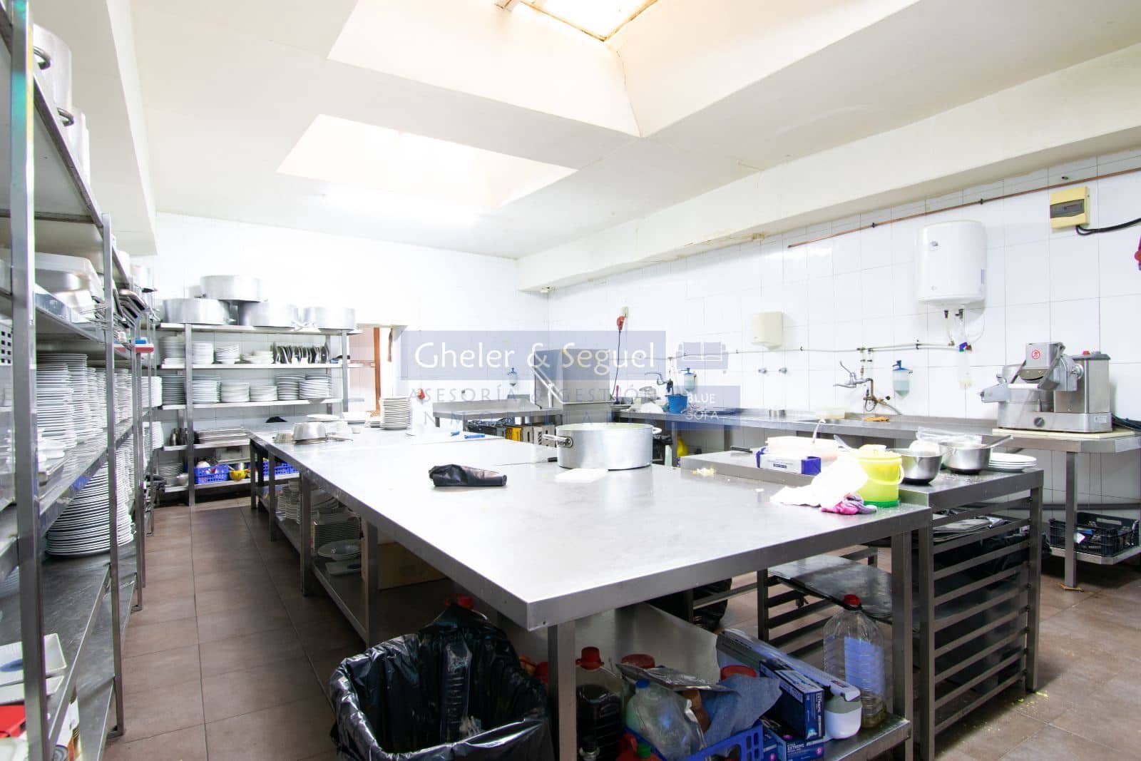 Restaurant/Bar til salgs i Estivella - € 2 000 000 (Ref: 9522763)