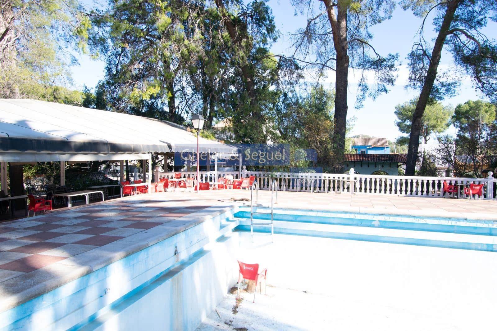 Restaurant/Bar til salgs i Estivella - € 2 000 000 (Ref: 9522763)