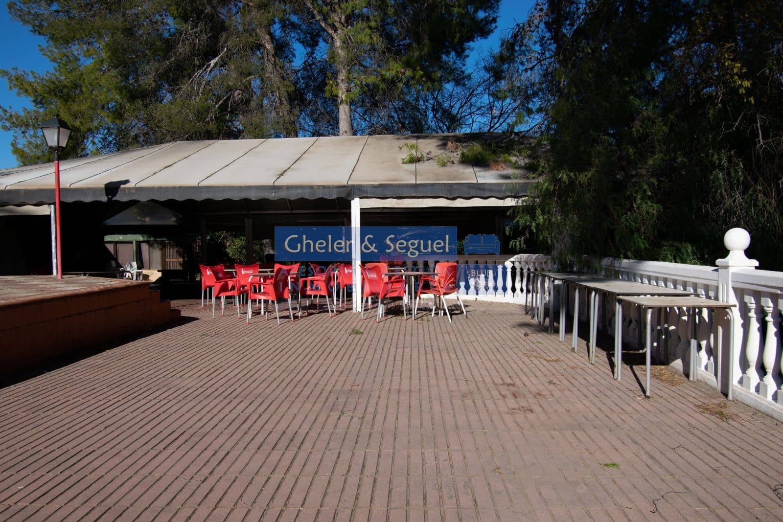 Restaurant/Bar til salgs i Estivella - € 2 000 000 (Ref: 9522763)