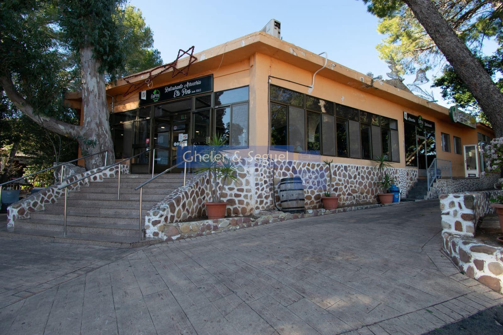 Restaurant/Bar til salgs i Estivella - € 2 000 000 (Ref: 9522763)