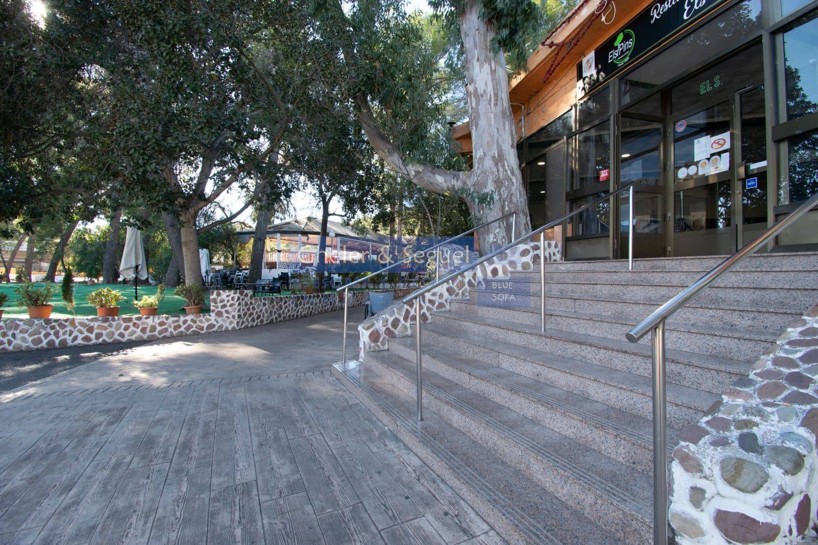 Restaurant/Bar til salgs i Estivella - € 2 000 000 (Ref: 9522763)